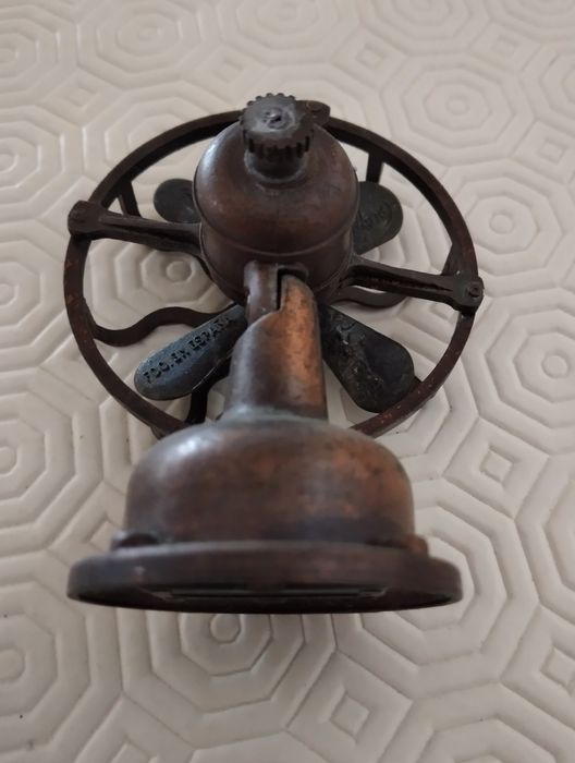 Afiadeira/afia lápis em forma ventoinha