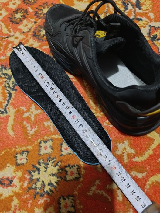 Чоловічі кросівки