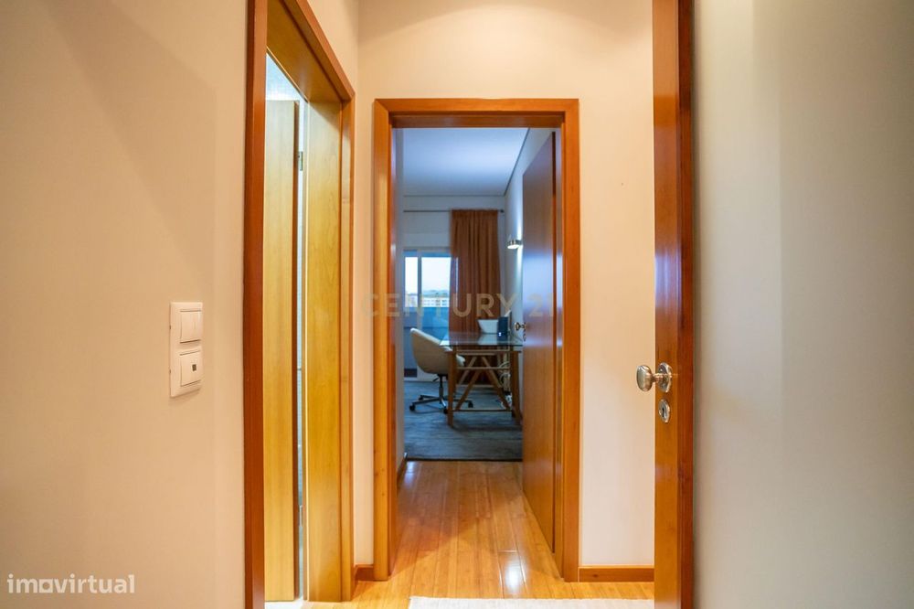 Um Apartamento com Alma de Moradia ; T3+1 + Terraço de 143 m²
