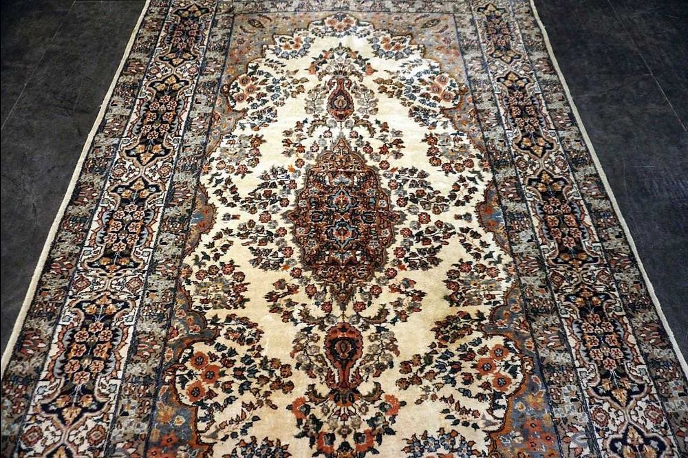 Tapete Persa GHOUM de Lã sobre Algodão com 230cm x 140cm - OBRA PRIMA