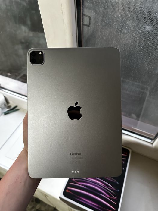 Продам IPad Pro 11 m2 256gb