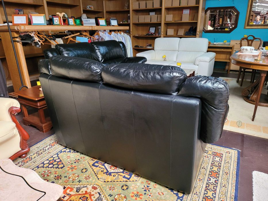 Sofá de dois lugares em pele sintética - óptimo estado geral