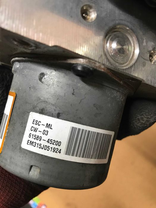 Блок модуль насос помпа ABS АБС Hyundai I30 i30 \ Kia Ceed.