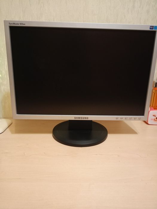 монітор Samsung SyncMaster 923NW.