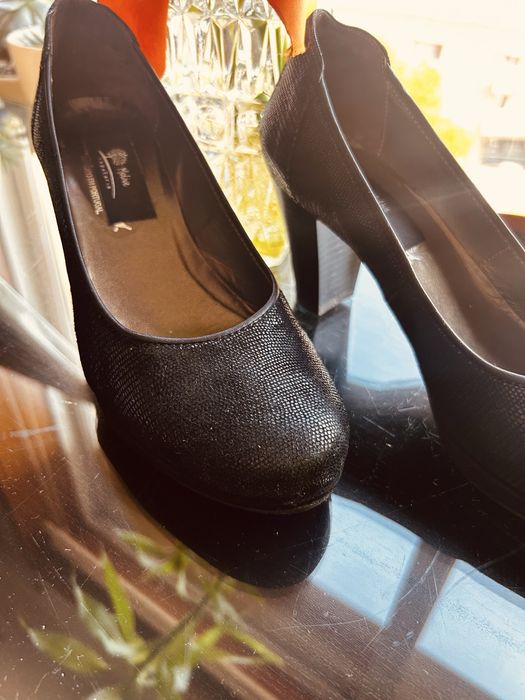 Sem marcas de uso. PF leia a descrição. Obrigada.