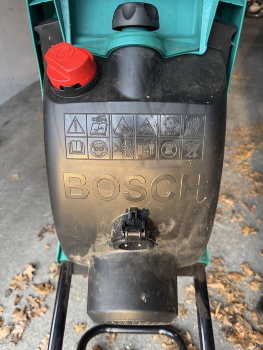 BOSCH Elektryczna rodrabniarka do gałęzi 2000