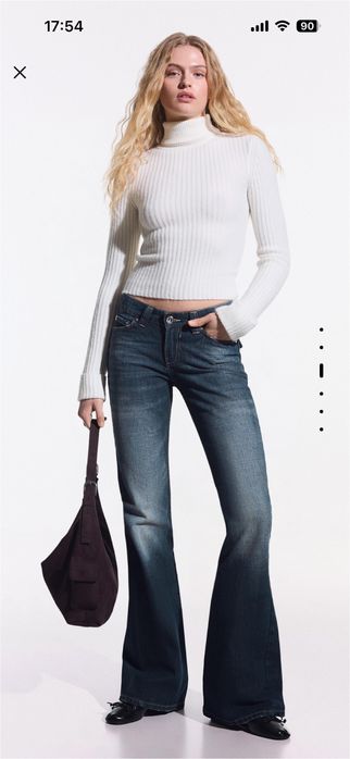 Мішкуваті розкльошені джинси “Bershka” з низькою посадкою