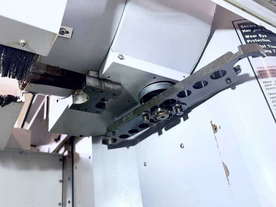 Фрезерний верстат з ЧПК HAAS VM-3HE - 4-та вісь, зонди RENISHAW,  x 1016 x y 660 x z 635 мм