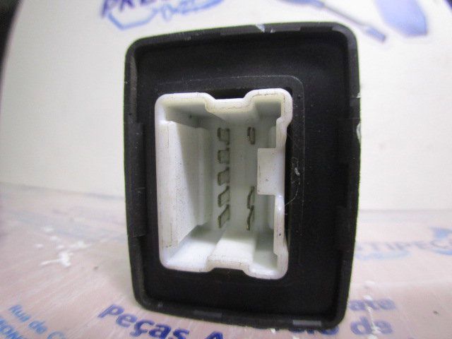 Botão / interruptor electromecânico / relé NISSAN X-Trail (T30)