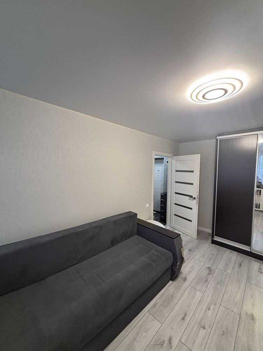 \ Продається 1-кімнатна квартира в цегляному будинку