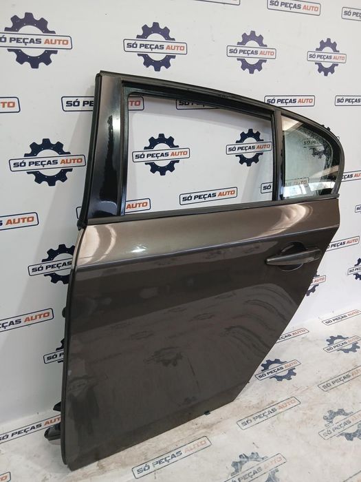 PORTA TRASEIRA ESQUERDA  BMW E87 2.0D 118D 2007-2011 ANO: 2008