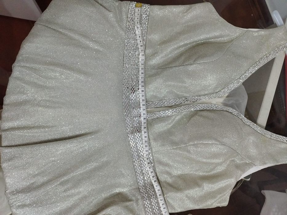 Vendo bonito vestido comprido de cerimonia.