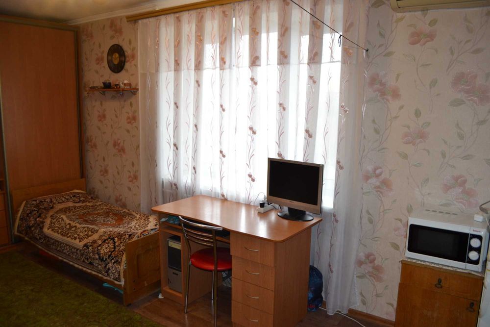 продам велику кімнату Лісовий масив Волкова космонавта Поповича 10а