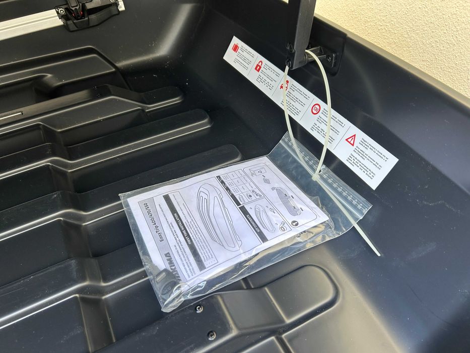 Yakima EasyTrip 550L Roof Box Gloss Black