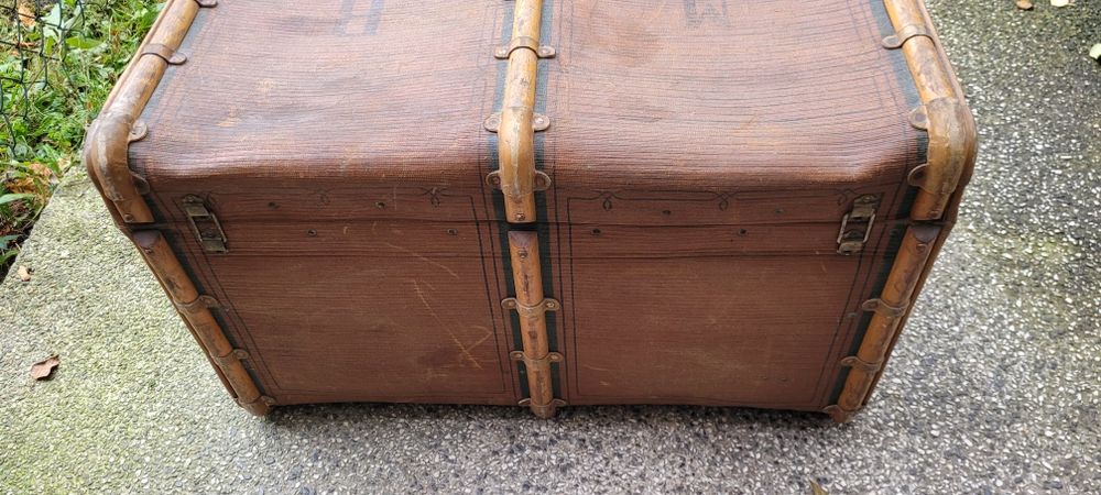 Przedwojenny kufer zamorski, stara waliza walizka