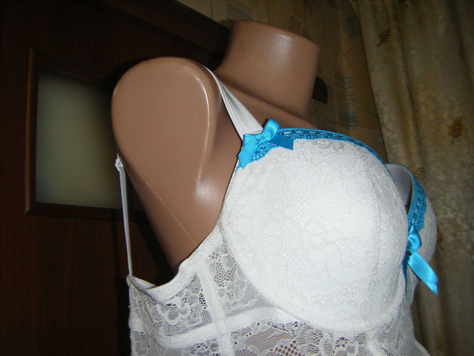 Шикарный кружевной бюстье, размер L / XL, чашка C / D