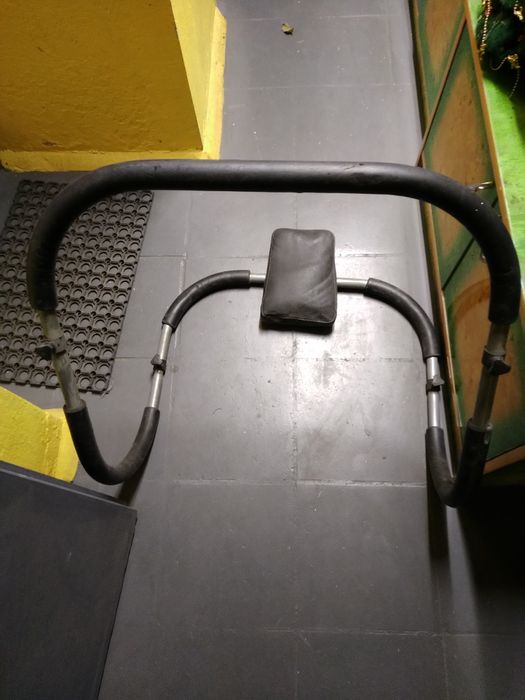 Urządzenie do ćwiczeń mięśni brzucha