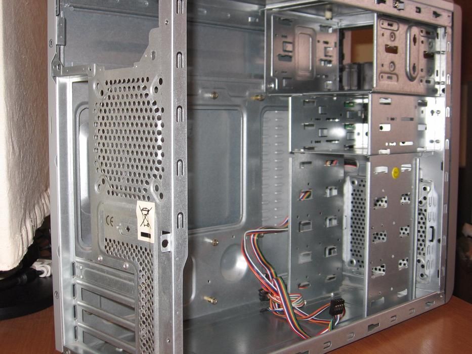 Корпус Foxconn TLM487 mATX