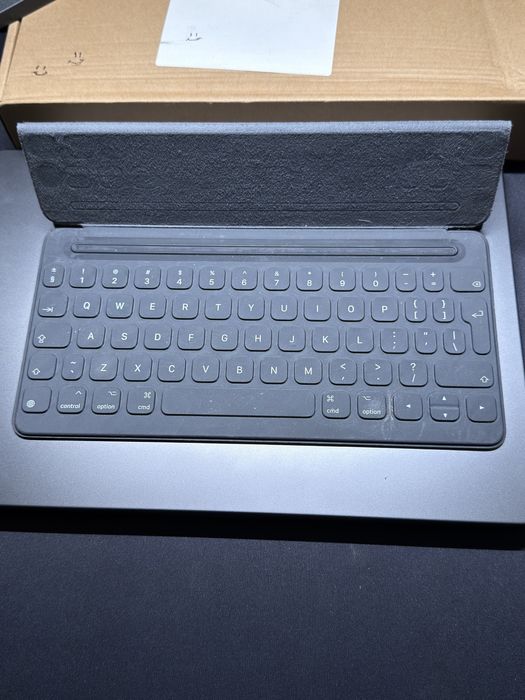 Apple Smart Keyboard MX3L2Z/A do iPad 7/8/9 Air 3 Pro 10.5 oryginalna