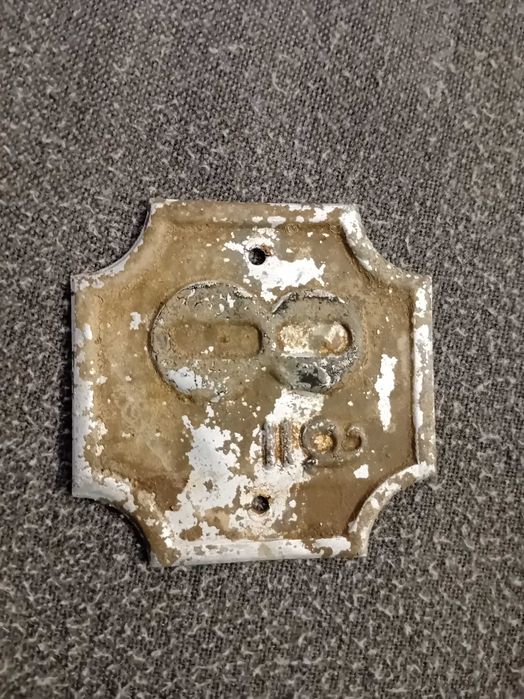 Lote 5 latas e 2 chapas antigas