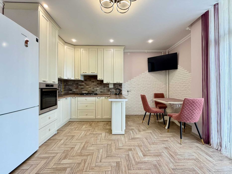 Здається в оренду 2-кімнатна квартира в новобудові  м. Стрий