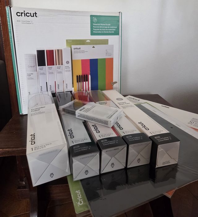 Cricut Maker 3 + Starter Bundle