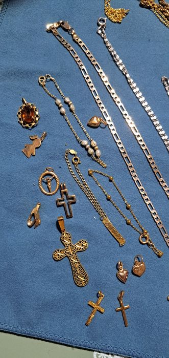 Diversas peças vintage Ouro.