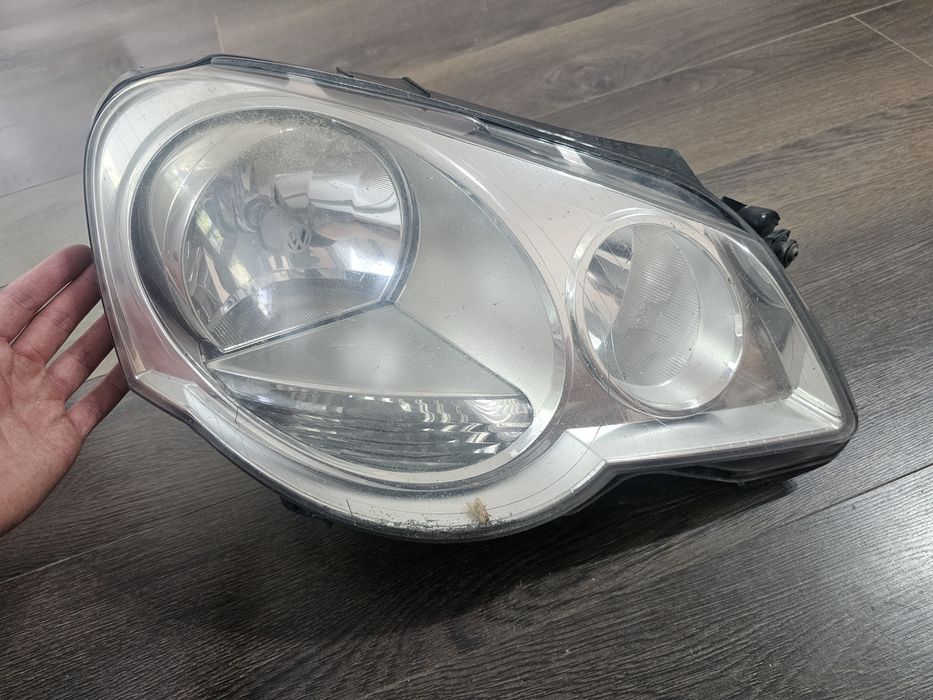 Фара права VW Polo 9n3
