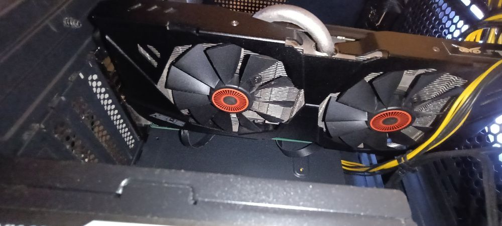 Vendo computador desktop completo e em excelente estado
