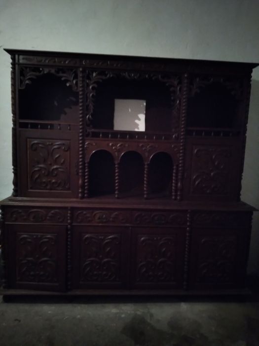 Móvel antigo de sala para TV