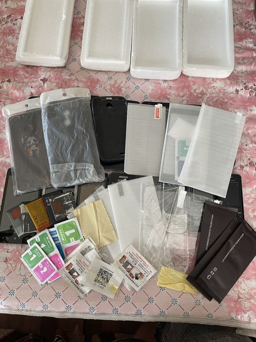 Мобільні телефони / захистне скло / чохли / зарядні пристрої / батареї