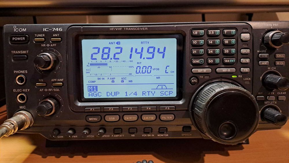 ICOM 746 HF + VHF Radioamador CB
