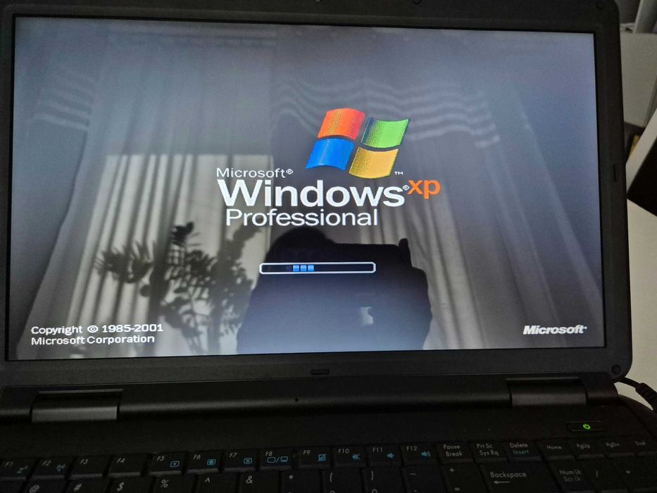 Laptop Asus K50C Intel Celeron 220, Windows XP