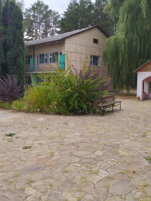 Житлові кімнати для проживання, відпочинку та людей у відрядженні.