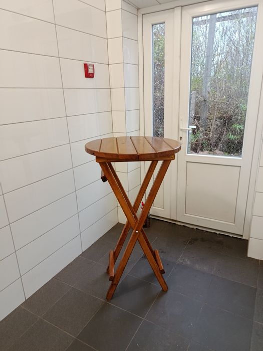 Столик дерев'яний