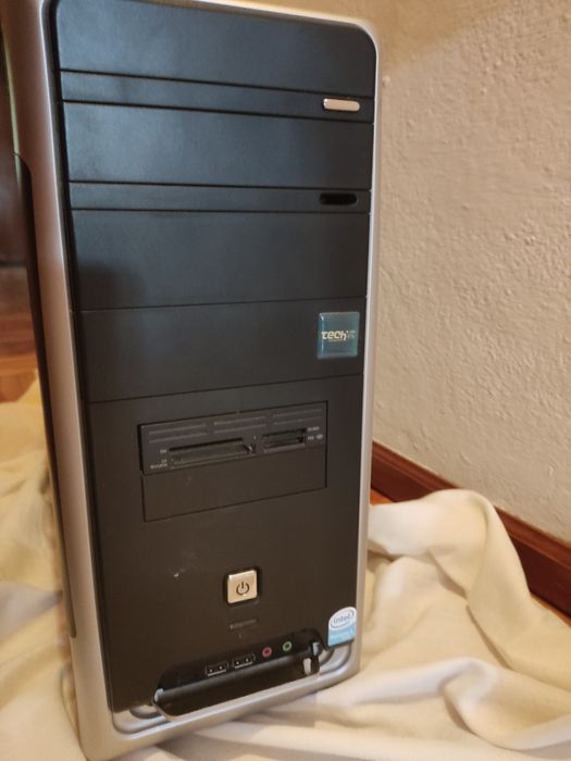 Vendo PC torre e ainda teclado