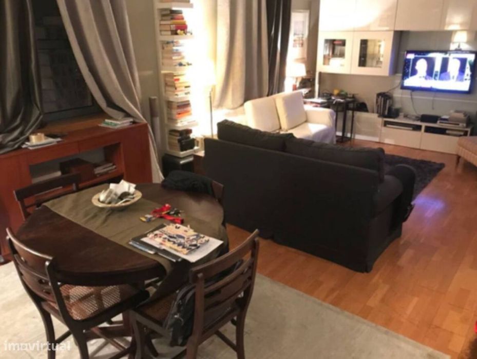 T3 em Olivais com 3 casas de banho e garagem