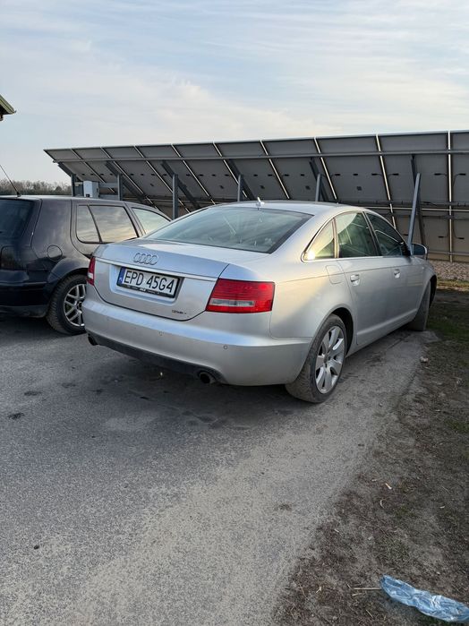 Samochód audi a6c6