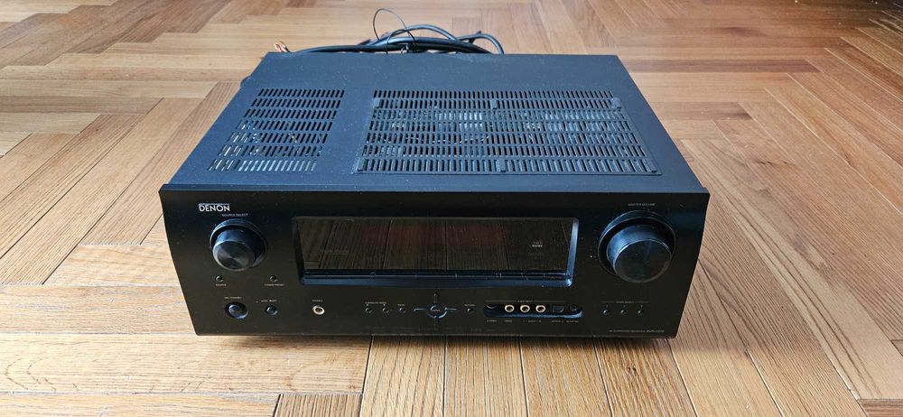 Denon AVR-2310 amplituner
