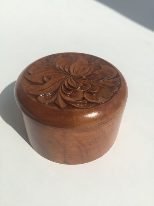 Шкатулка різьблена / Шкатулка резная. Ручна робота. 80х50