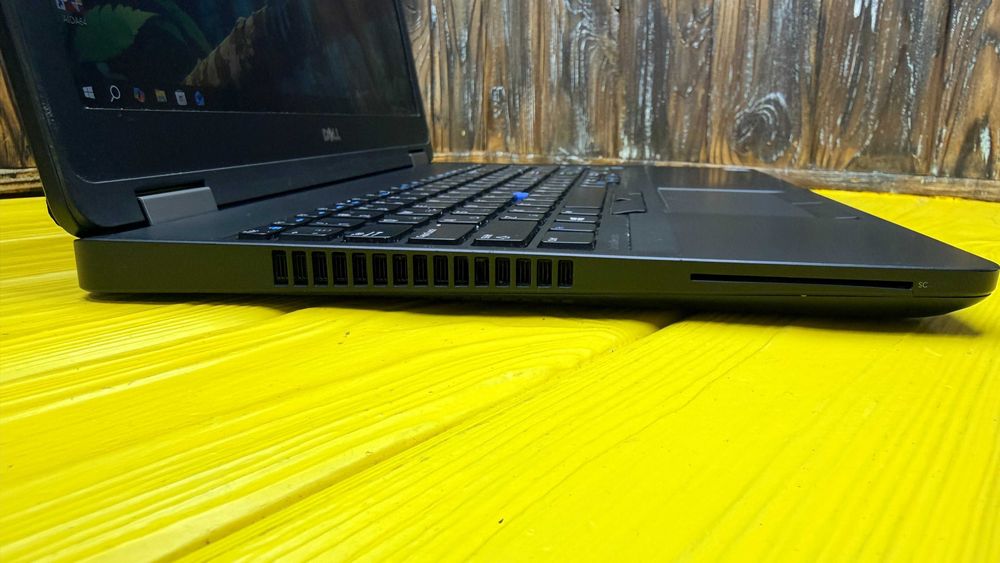 Ноутбук Для Роботи і Навчання Dell Latitude E5570 /i7-6820HQ/ГАРАНТІЯ