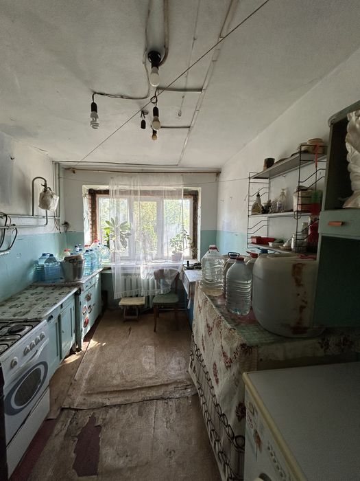 Кімната в комуналці.  3 слобідська - Погранична