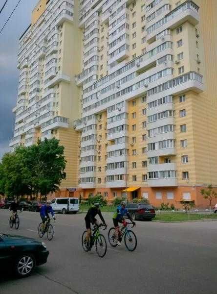 1к своя, нов. будинок м.Академмістечко, автон.живлення, лічиль.тепла