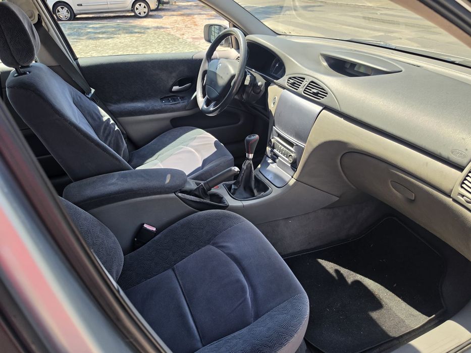 Renault Laguna || 2001