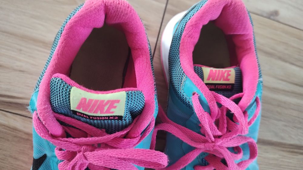 Sprzedam buty dla dziewczynki 35.5