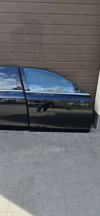 Drzwi prawy przód przednie Audi A4 B8 LY9B