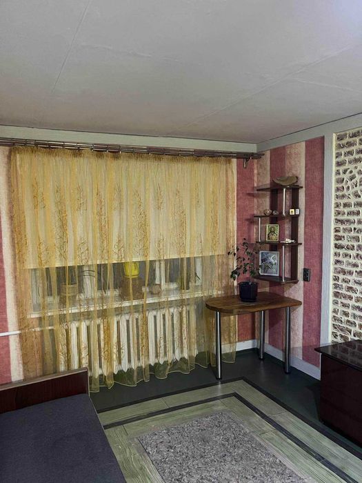 Сдам 2-х комнатную на Гвардейской этаж 1/5 дома кирпич