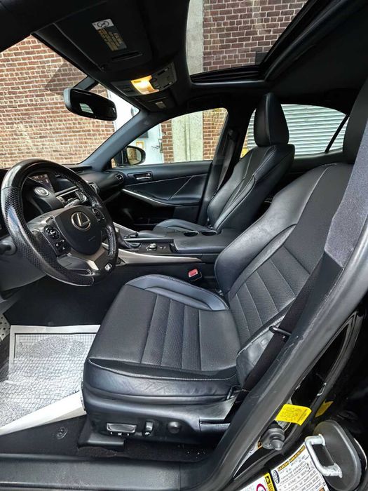 Lexus IS 300      2016