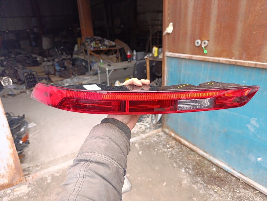 Фонарь задний левый в бампер Audi Q5 80A 2021-2024г Оригинал.