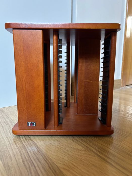 Porta CDs Vertical Giratório Madeira BOM Estado! (Capacidade 51 CDs)